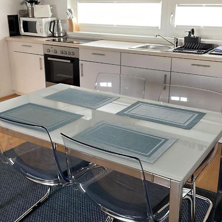 2 Bedroom Apartment Next To Metro U1 And Garage Parking ウィーン エクステリア 写真