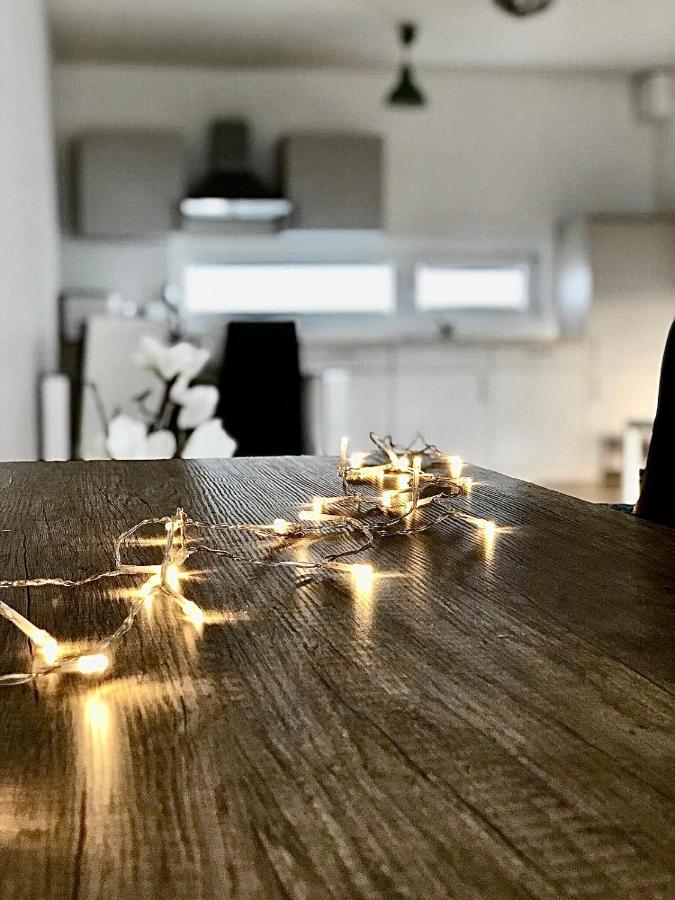 2 Bedroom Apartment Next To Metro U1 And Garage Parking ウィーン エクステリア 写真