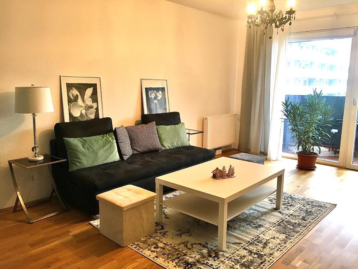 2 Bedroom Apartment Next To Metro U1 And Garage Parking ウィーン エクステリア 写真