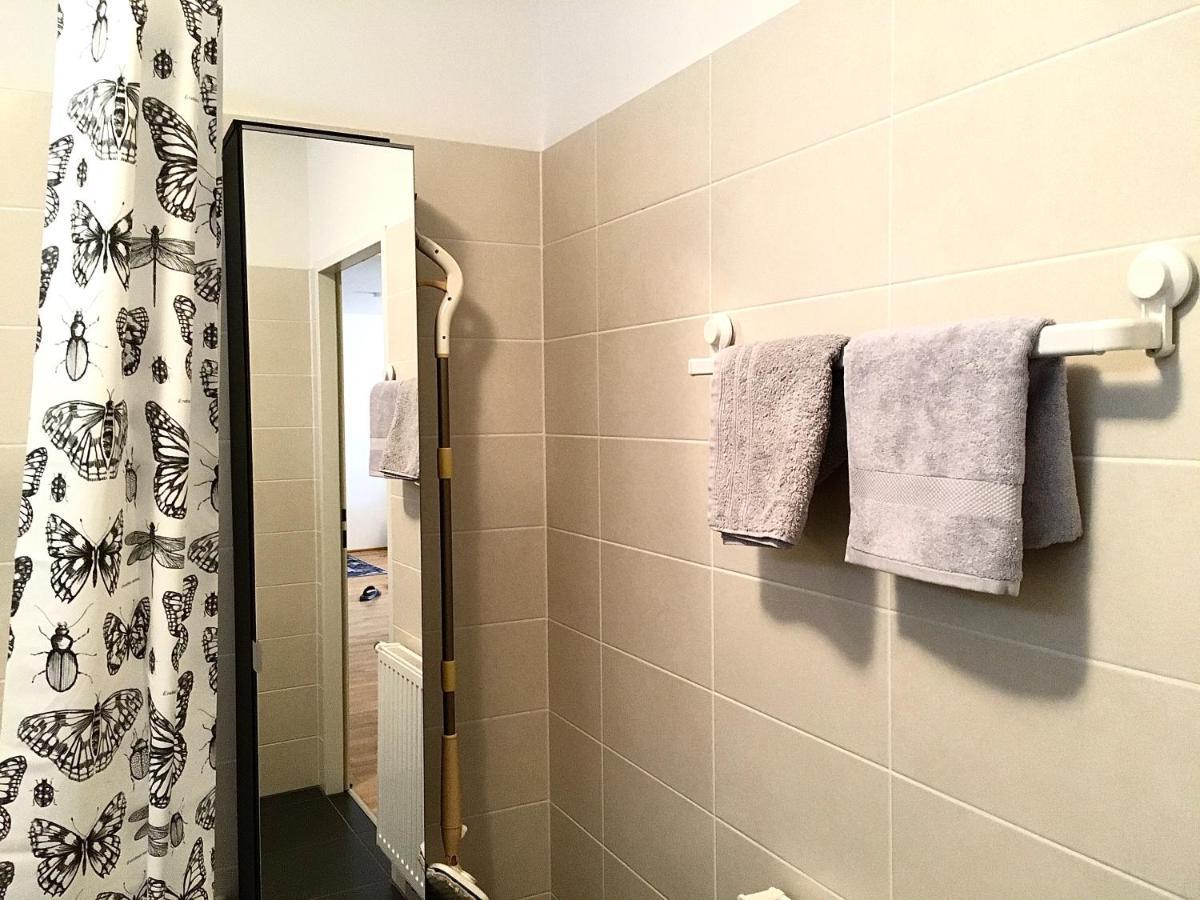 2 Bedroom Apartment Next To Metro U1 And Garage Parking ウィーン エクステリア 写真