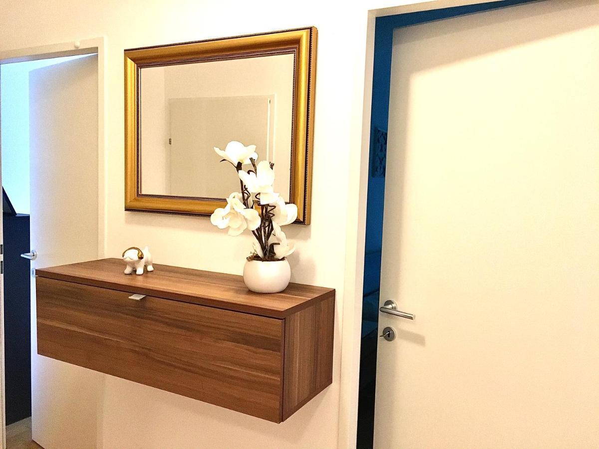 2 Bedroom Apartment Next To Metro U1 And Garage Parking ウィーン エクステリア 写真